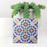 Blå Orange Vita marble Portugals Motifs Kakelplatta<br><div class="desc">En kraftig dekorativ platta med blå och orange portugisiska azulejo-motiv på vit marmorbakgrund.</div>