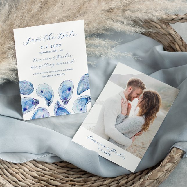 Blå ostron, vattenfärg Bröllop Spara Datumet (Oyster Beach Wedding Save the Dates with photo back and elegant coastal chic blue watercolor shells )