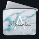 Blå pärla och vit marmor, monogrammad laptop fodral<br><div class="desc">Blåfärgad och vit marmor och Elegant Monogram bärbar dator Fodral. Fodral kan anpassas så att det omfattar ditt första och första namn. Om du vill matcha artiklar kontaktar du designern.</div>