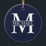 Blå Personlig Monogram och Namn Julgransprydnad Keramik<br><div class="desc">Personlig Monogram- och Namn-gåvor med personlig vit monogram i klassiskt serif font stil med box av namn i mitten på monogram på marin blå bakgrund.</div>