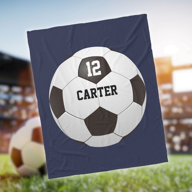 Blå plats för eget namnnummer fleecefilt (Custom Name Number Soccer Ball Blue Fleece Blanket)