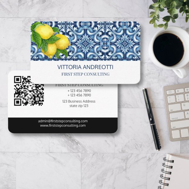 Blå plattor och citroner (italiensk medelhavsruva) visitkort (Blue tiles and lemons Italian Amalfi Positano Vietri Mediterranean blue themed qr business cards)