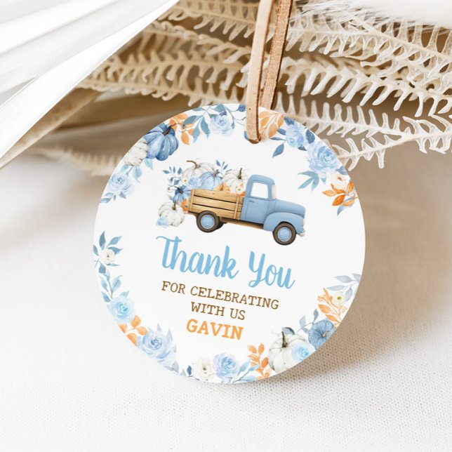 Blå Pumpkin Lastbil, födelsedagsrunda Gåvor Etiketter (Blue Pumpkin Truck Fall Floral Birthday Round Favor Tags)