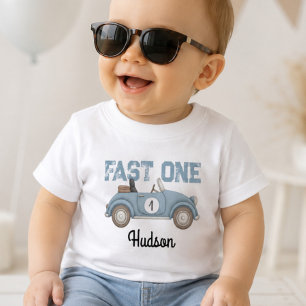 Blå racerbil Första varvet runt banan Födelsedag T Shirt