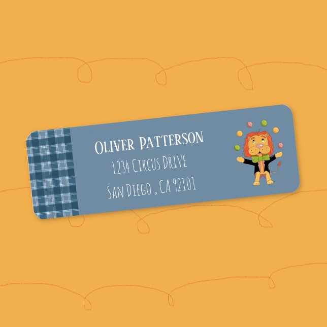 Blå returadressetikett med cirkuslejon  returadress etikett (Cute blue return address label with a juggling lion . )