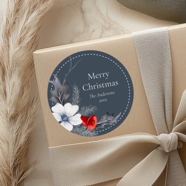 Blå rödröd Silver, julklapp Runt Klistermärke (Blue Red Silver Foliage Christmas Gift Stickers on a beige gift box.)