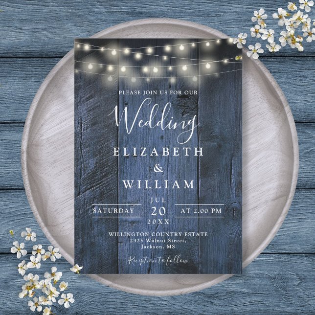 Blå rustika ladan trädgårdsbelysning bröllop inbjudningar (Blue Rustic Barn Wood String Lights Wedding Invitation)