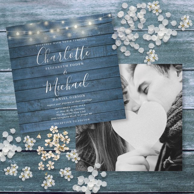 Blå Rustika Trädgårdsbelysningar Bröllopsfoto Inbjudningar (Blue Rustic Wood String Lights Wedding Photo Invitation)