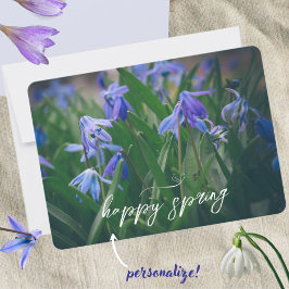 Blå scilla-blommor i vår-trädgården julkort