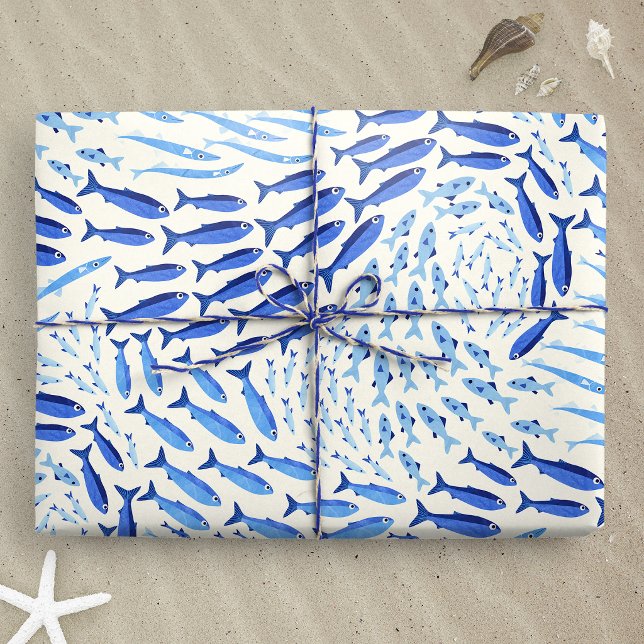 Blå simmande havsfisk - Ljus Presentpapper (Blue Swimming Ocean Fish - Light wrapping paper gift mockup)