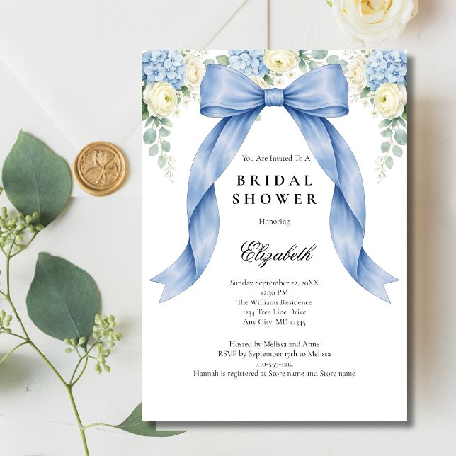 Blå Slinga Vattenfärg Blommor Bröllopsdusch Inbjudningar (Something Blue Bow, Watercolor Blue White Florals Bridal Shower invitation. Printed or Digital)