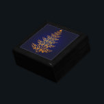 Blå Snyggt Julgran Gift Box Minnesask<br><div class="desc">Vilket bättre sätt att presentera den speciella gåvan än att lägga den i en originalpresentlåda av trä, det är en unik och praktisk gåva i sig. Lägg till klockan, smycken, nycklar till den nya bilen, spelar ingen roll. En gåva inuti en gåva till en speciell överraskning i extra. Av lackerat...</div>