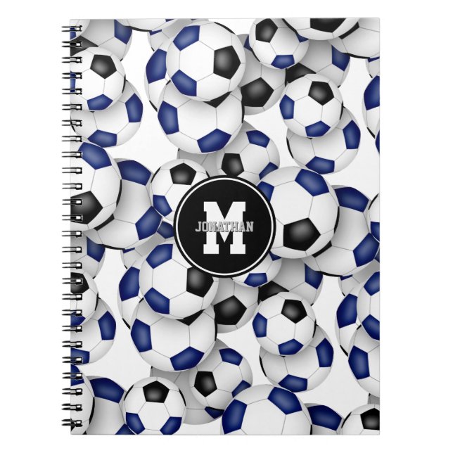 blå svarta fotbollar mönster med monogram anteckningsbok (Framsidan)