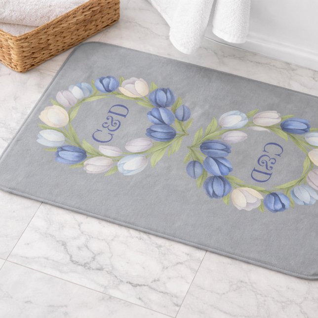 Blå Tulpanmonogram Badmatt Floral Elegant Badrumsmatta (Skapare uppladdad)