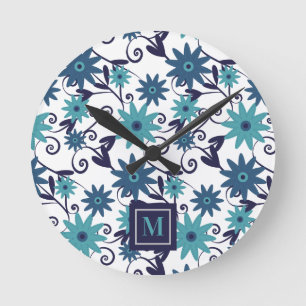 Blå turkosblommor Monogram  Rund Klocka