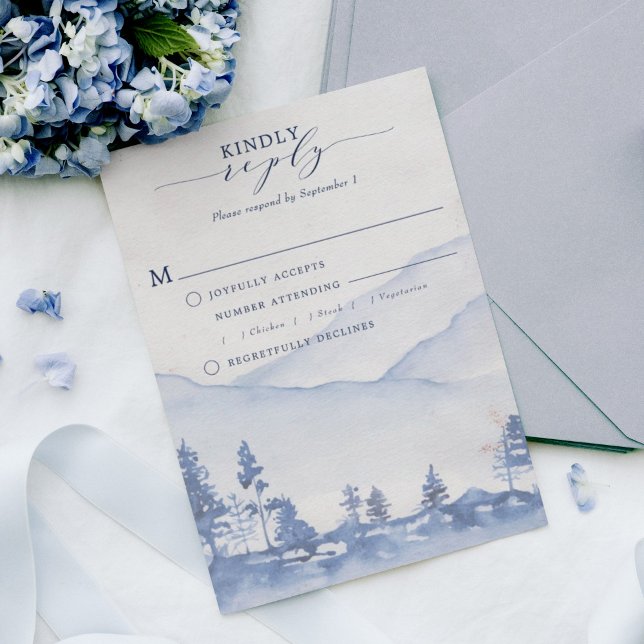 Blå vattenfärgsmåltid för Rustic Woodland OSA Kort (Invigorate your wedding guests with the refreshing charm of our Blue Mountain Watercolor RSVP Card. )