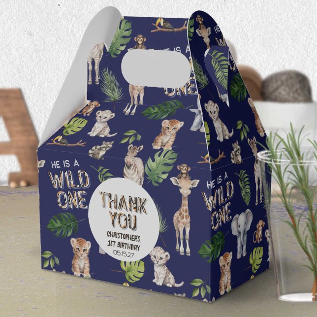 Blå Vild i marinen Ett av de safari-djuren födelse Presentaskar (Navy Blue, Wild One Safari Themed 1st birthday favor box.)