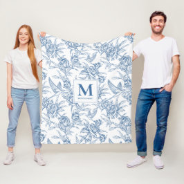 Blå Vintage Blommig Toile de Jouy Fransk Monogram Fleecefilt