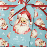 Blå Vintagen Retro Jultomten jul Presentetikett<br><div class="desc">Lägg till en nostalgisk beröring i dina presenter med dessa blå vintage Jultomten Juletiketter. De här märkrna har en charmerande jultomteillustration med festligt snöflingor och är perfekt för att ge dig personlighet och värme i ditt presenter. Den klassiska jultomten mot den blå bakgrunden skapar en snyggt kontrast som står på...</div>