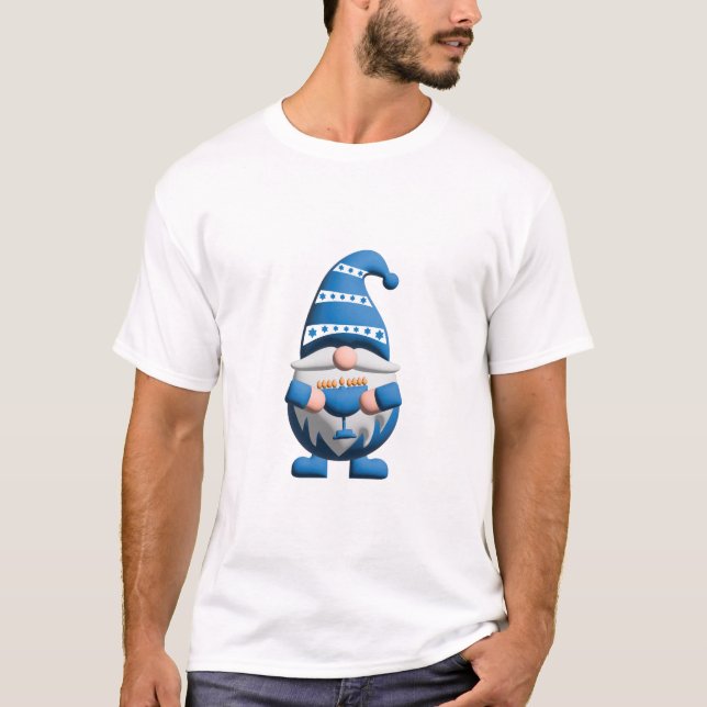 Blå vit Hannuka Tomte som håller Menorah T Shirt (Framsida)