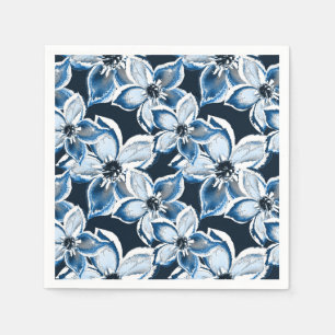Blå, vita blommor på svart bakgrund. pappersservett