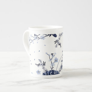 Blåa blommor benporslin mugg