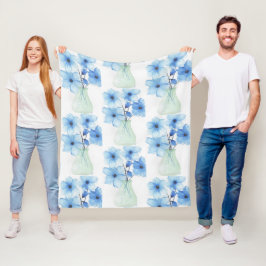 Blåa blommor i ett vas-kreditkort fleecefilt