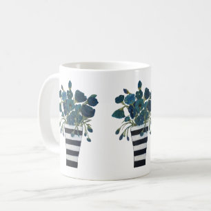 Blåa blommor med randig vaskonst kaffemugg