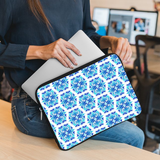 Blåa blommor, Mönster av blommor, Blommönster Laptop Fodral (Skapare uppladdad)