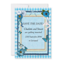 Blåa blommor och fjärilar