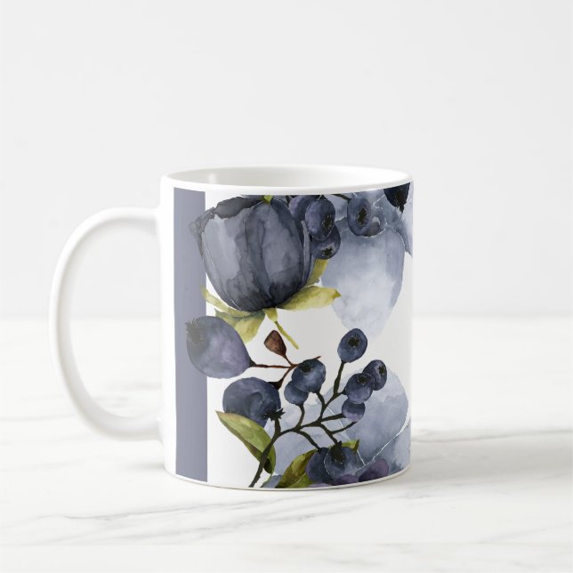 Blåa blommor och frukter i ram kaffemugg (Vänster)