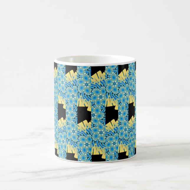 Blåa blommor på svart med abstrakt av gult kaffemugg (Center)