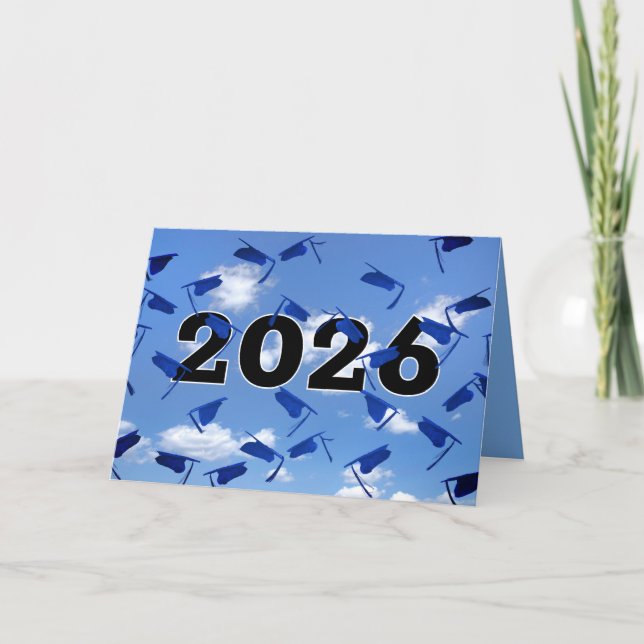 Blåa examenshattar för 2026 i himlen  kort (Framsida)