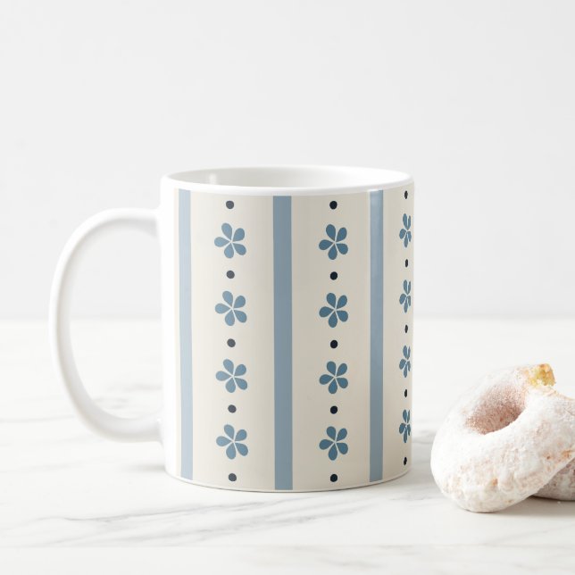 Blåa och krämfärgade ränder och blommor kaffemugg (Med munk)