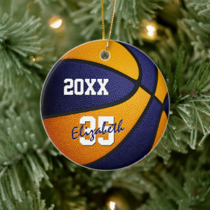 Blåa orangar flickor som håller basket julgransprydnad keramik