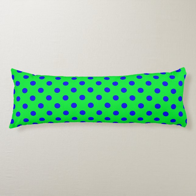 Blåa prickar på grön bakgrund Mönsterdesign  Kroppskudde (Framsidan)