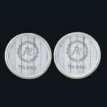 Blåa Rustic Monogram Cuff-länkar Cufflinks<br><div class="desc">Anpassa unika gåvor till dina marskalkar i bröllop med en uppsättning av Blue Rustic Monogram Personlig Cuff Links. Kuffellänkens utformning har en rustik träbakgrund med en enkel elegant som du kan lägga till dina monogram. Anpassa till marskalkarnas namn. Ytterligare bröllop-förråd finns även med den här utformningen.</div>