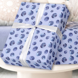 Blåbär av vattenfärg mönster som omsluter pappra presentpapper