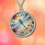 Blåblå Dragonfly Botaniska, fredligt fastkedjat gl Sterling Silver Halsband<br><div class="desc">Den här vackra blommigten för blå drakflygning har en nedfläckad glaseffekt. Det uppmuntrande orden "Embrace the Journey" kan ändras,  tas bort eller lämnas som det är.</div>
