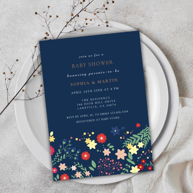 Blåblå Elegant Wildblomma Babykläder Inbjudningar (Navy Blue Elegant Wildflower Baby Shower Invitation)