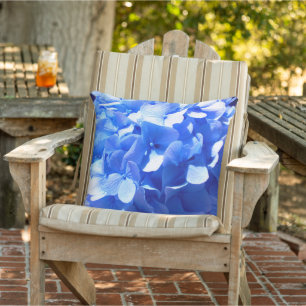 Blåblåa blommigtar (elegant blue hydrangeas) kudde