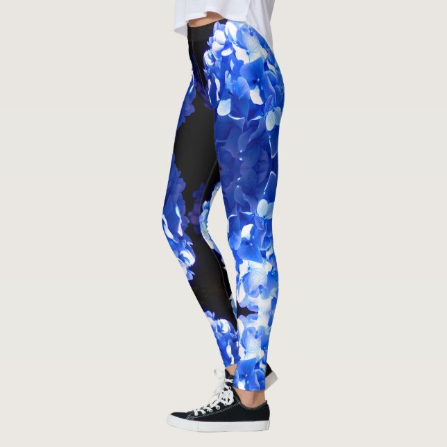 Blåblåa blommigtar (elegant blue hydrangeas) leggings (Vänster)