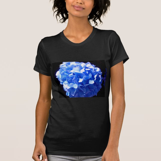 Blåblåa blommigtar (elegant blue hydrangeas) tee (Framsida)