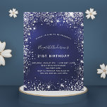 Blåblått dammglam från silver glitter inbjudan vykort<br><div class="desc">En modern,  snyggt och glamorös inbjudan till en 21:a (eller vilken ålder som helst) födelsedagsfest. En marin blå bakgrund,  dekorerad med faux silver glitter damm. Anpassa och lägg till ditt namn och information om party. Tillbaka: royalet blå färg.</div>