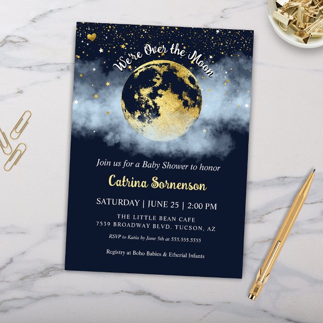 Blåblått över Måne Celestial Guld Baby Shower Inbjudningar (Elegant Blue and Gold Over the Moon and Stars Celestial Baby Shower Invitation)