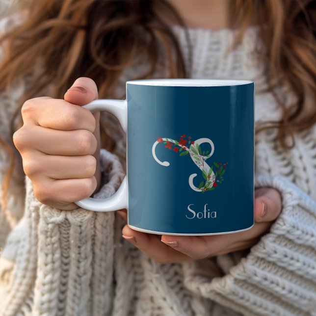 Blåblommor av vattendfärg brev mugg (Skapare uppladdad)