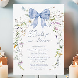 Blåblommor Baby i babyskor för blommor Inbjudningar
