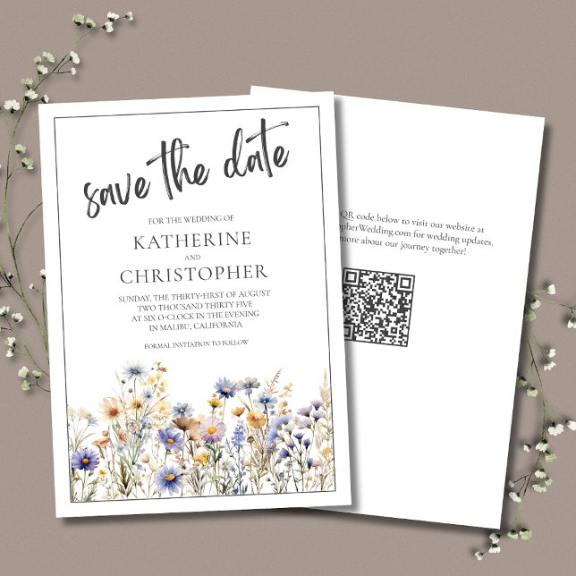 Blåblommor Modern Elegant Blommigt Bröllop Spara Datumet (Blue Wildflowers Wedding Save The Date card with QR Code for wedding website.)