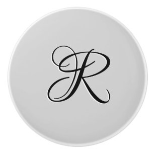 Black 3D Calligraphy Initial Brev   Pastel Grått Knopp