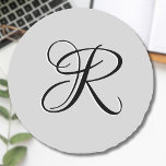Black 3D Calligraphy Initial Brev | Pastel Grått Runt Klistermärke<br><div class="desc">Black 3D Calligraphy Initial Brev | Pastel Grått. Du kan välja att lägga till din första eller den första av en älskad person. Oavsett om det är en hjärtlig gåva till någon som är kär i dig eller en personlig behandling, så är valet ditt. Du kan också ta bort anpassningen...</div>